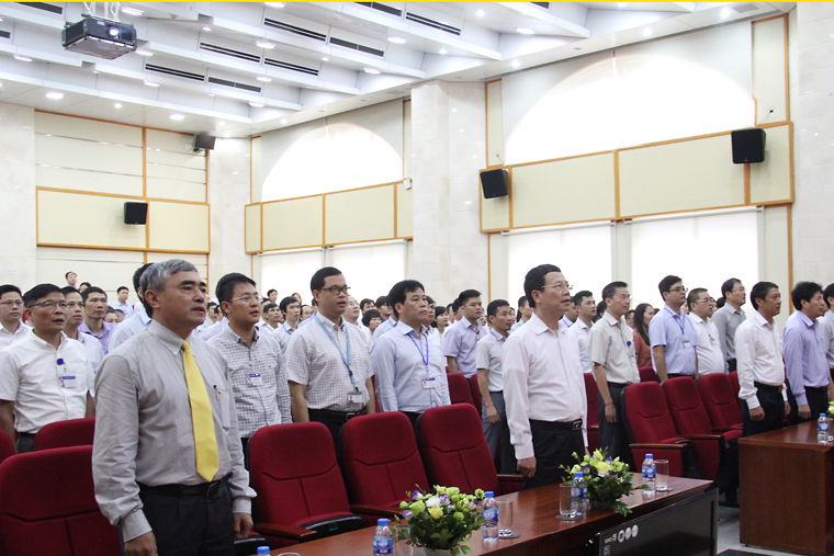 Bộ TT&TT tổ chức định kỳ Lễ chào cờ và hát Quốc ca hàng tháng