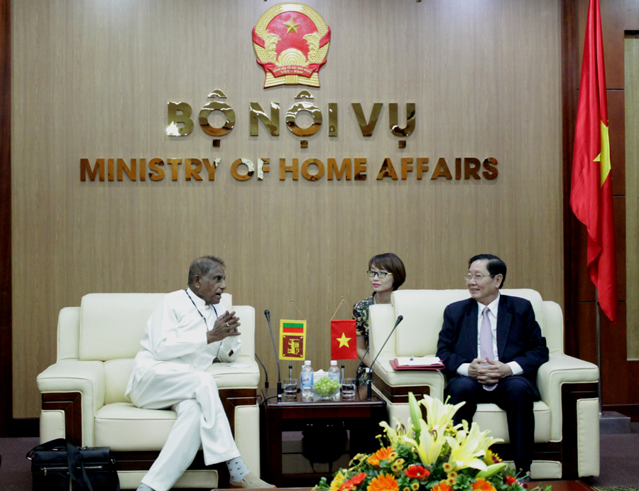 Bộ trưởng Bộ Nội vụ Lê Vĩnh Tân tiếp xã giao Bộ trưởng Bộ Phật giáo Sri Lanka