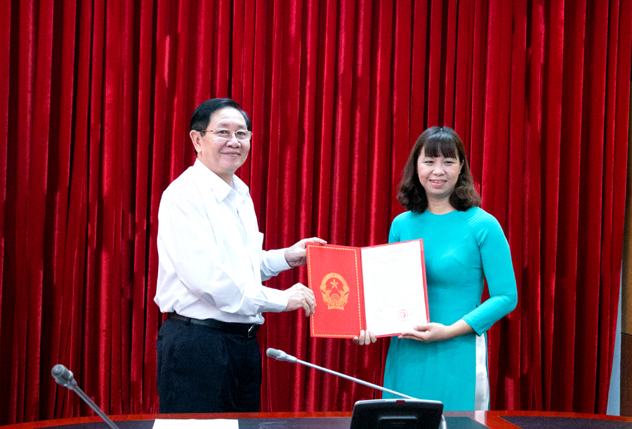 Lễ công bố và trao Quyết định bổ nhiệm đồng chí Nguyễn Thị Bích Thủy giữ chức vụ Phó Vụ trưởng Vụ Kế hoạch - Tài chính, Bộ Nội vụ