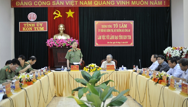 Khẩn trương hoàn thiện phương án điều động Công an chính quy về xã