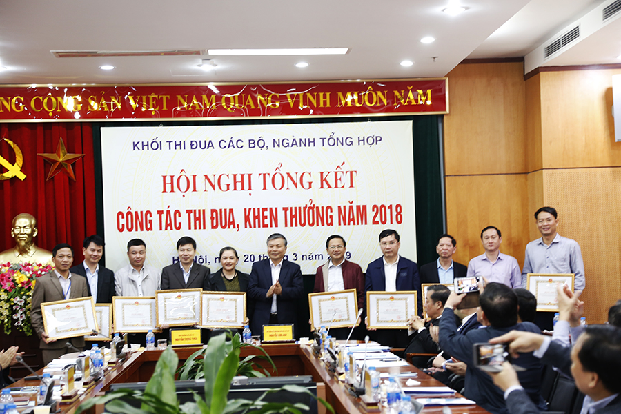 Khối Thi đua các Bộ, ngành tổng hợp tổ chức Hội nghị tổng kết công tác thi đua, khen thưởng năm 2018