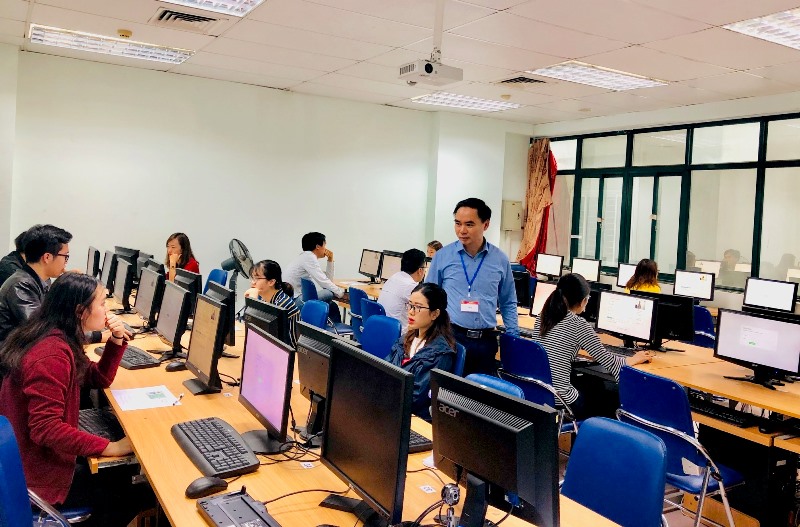 Xét chuyển cán bộ, công chức cấp xã thành công chức từ cấp huyện trở lên