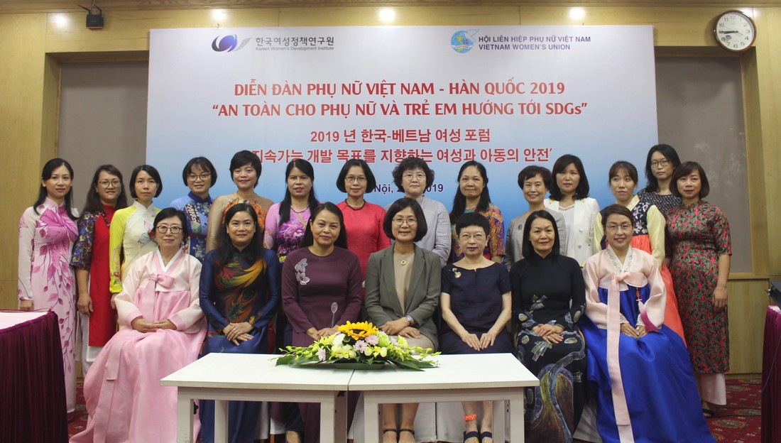 Diễn đàn Phụ nữ Việt Nam- Hàn Quốc: Chia sẻ kinh nghiệm xây dựng cuộc sống an toàn cho phụ nữ và trẻ em 