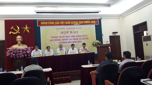 Sẽ lập danh mục ngành nghề nghỉ hưu trước tuổi