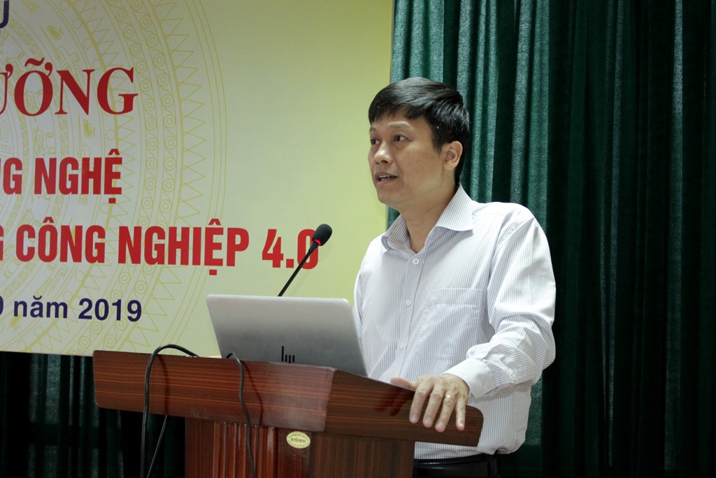 Bồi dưỡng kiến thức về công nghệ trong bối cảnh Cách mạng Công nghiệp lần thứ tư cho công chức, viên chức Khối cơ quan Bộ Nội vụ
