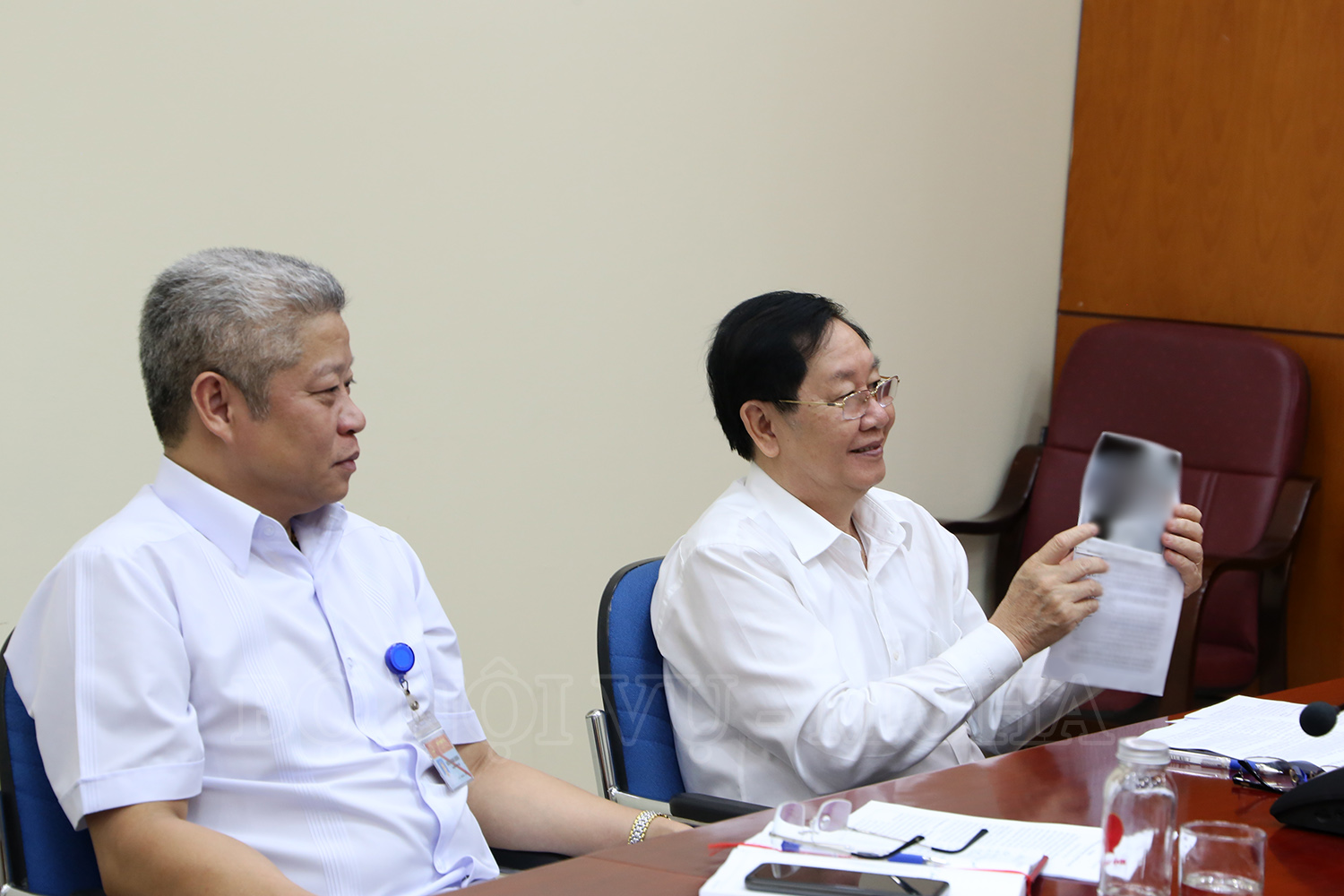 Bộ trưởng Lê Vĩnh Tân tiếp công dân