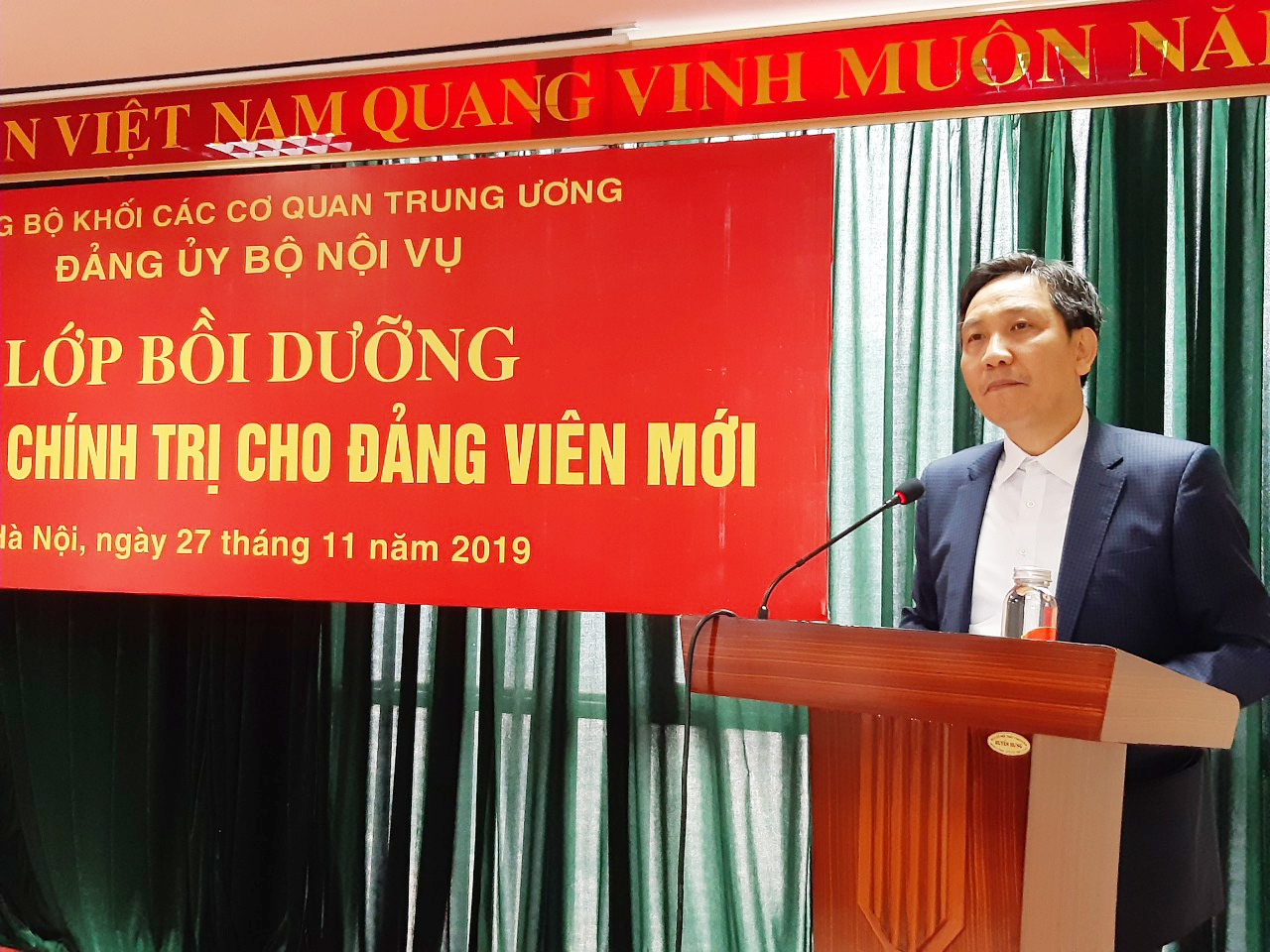 Đảng ủy Bộ Nội vụ khai giảng lớp Bồi dưỡng lý luận chính trị dành cho đảng viên mới