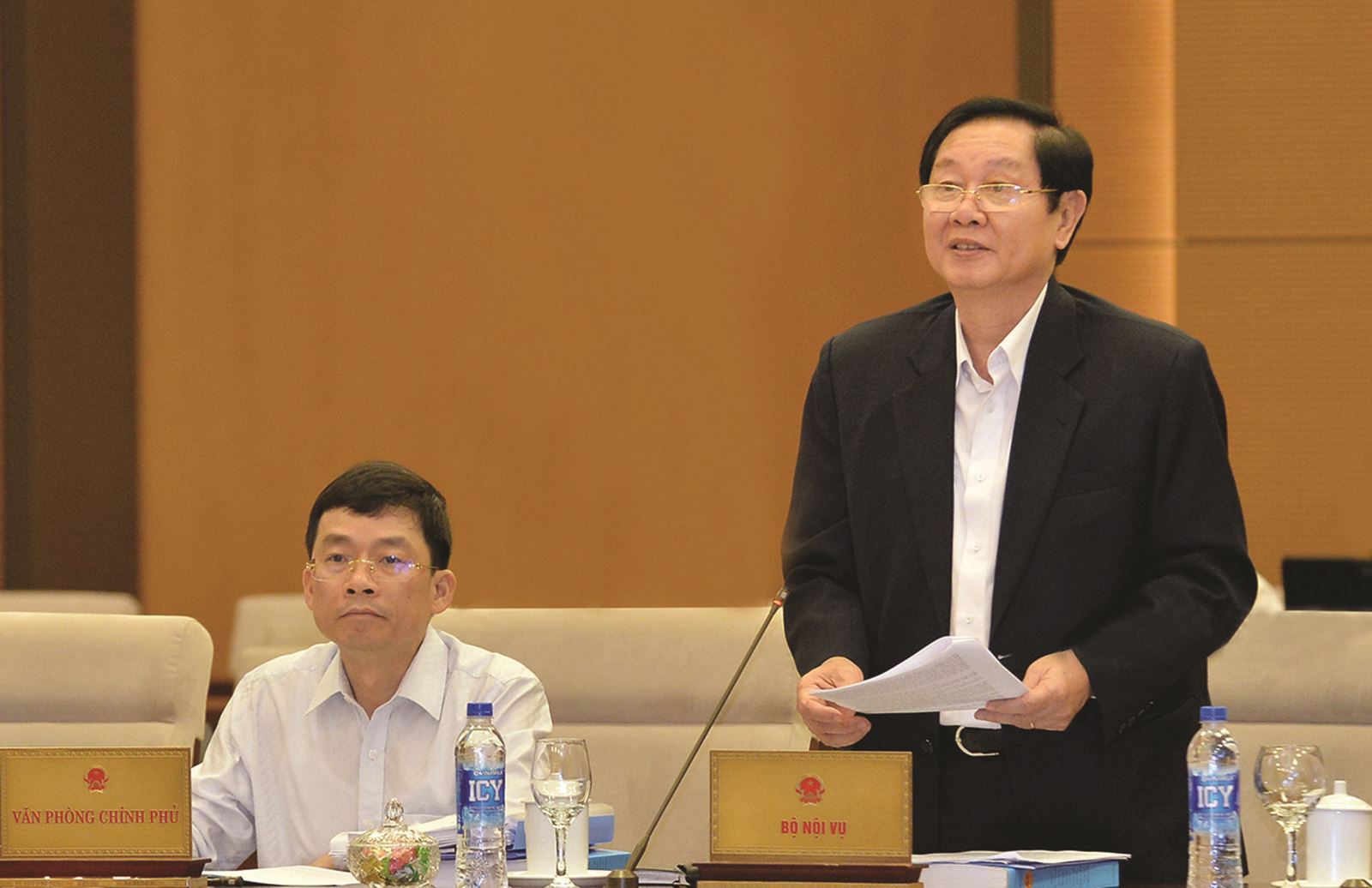 Giữ vững kỷ luật, kỷ cương, hoàn thiện thể chế về công tác cán bộ