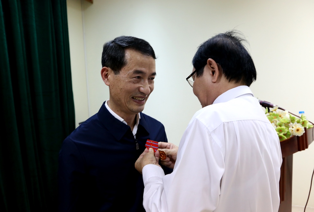 Lễ trao tặng Huân chương Lao động hạng Nhì và công bố Quyết định nghỉ hưu đối với đồng chí Tạ Xuân Tiếu