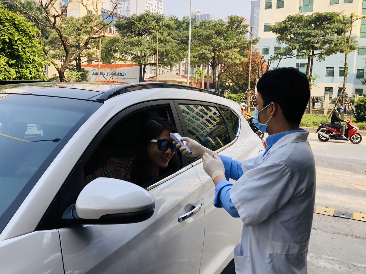 Bộ Nội vụ thực hiện các biện pháp cấp bách phòng, chống dịch COVID-19 và làm việc trực tuyến tại nhà