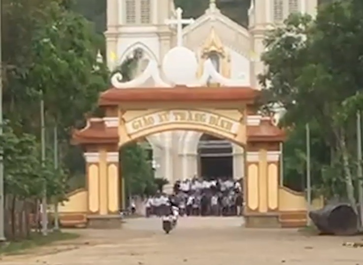 Ban Tôn giáo Chính phủ yêu cầu không tái diễn việc tổ chức Thánh lễ đông người