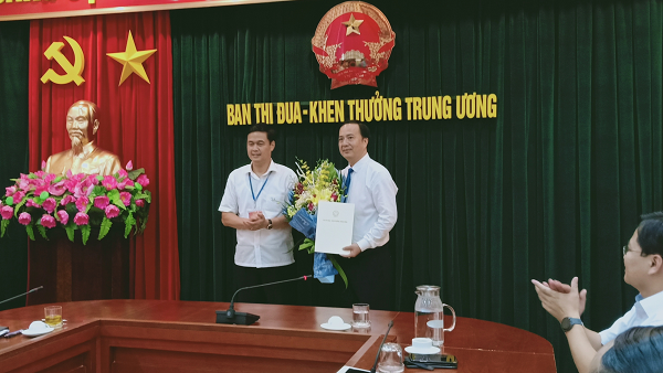 Trao Quyết định bổ nhiệm Phó Chánh Văn phòng Ban Thi đua - Khen thưởng Trung ương