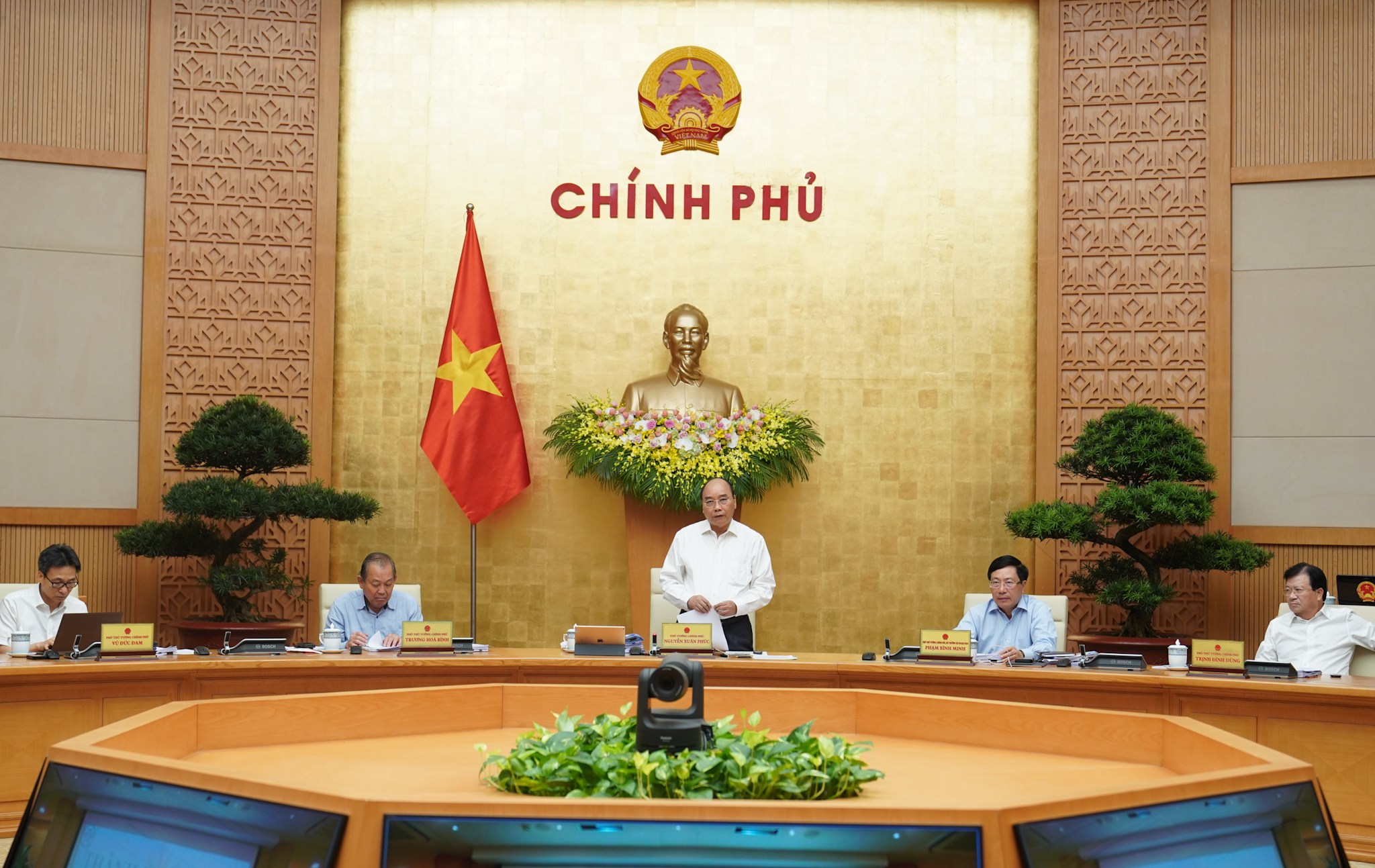 Thủ tướng Chính phủ: Không bộ, ngành nào được chủ quan, lơ là