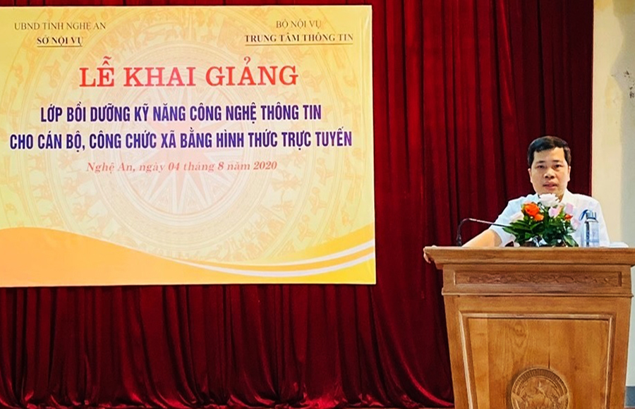Khai giảng Lớp bồi dưỡng kỹ năng công nghệ thông tin cho cán bộ, công chức xã bằng hình thức trực tuyến
