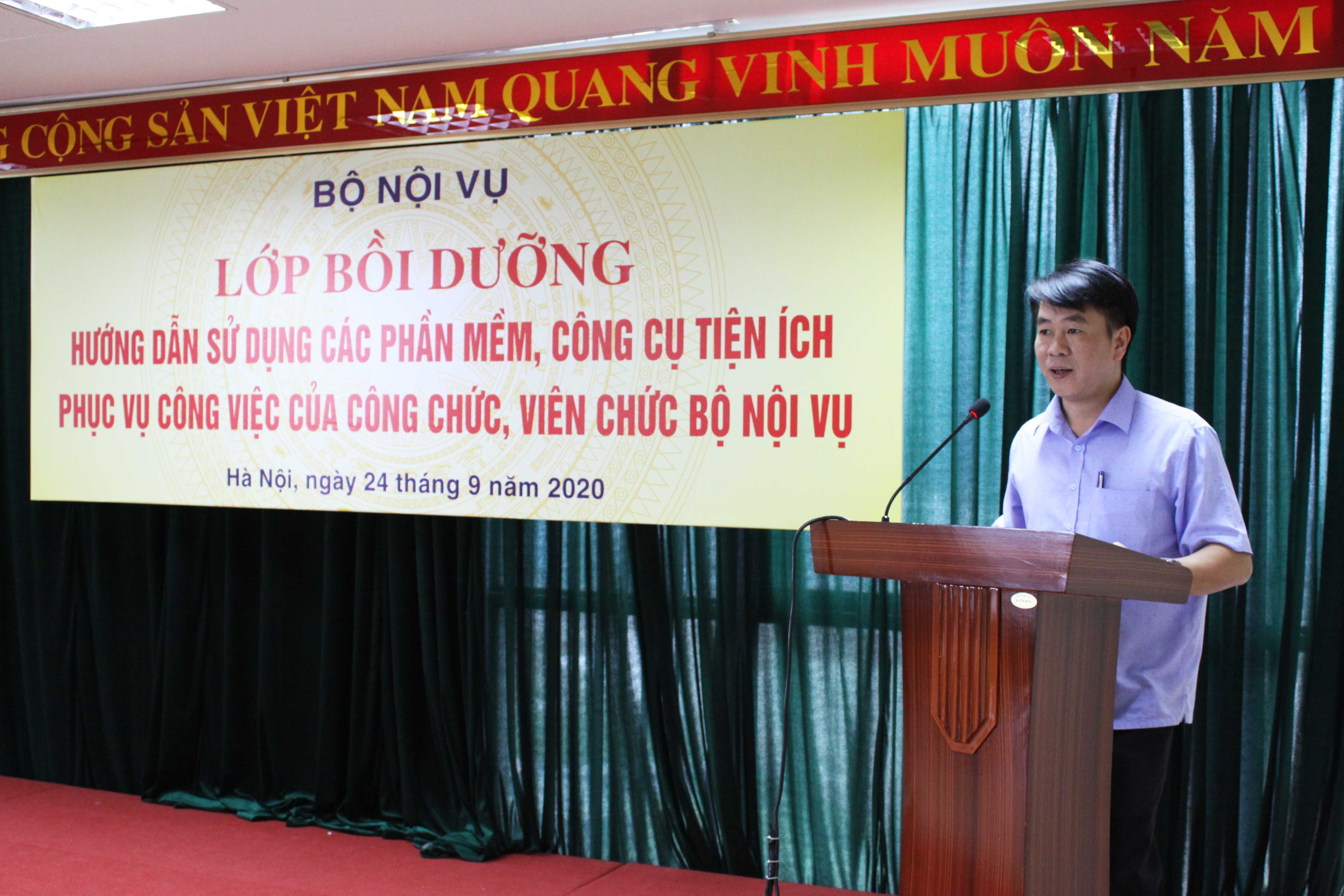 Lớp bồi dưỡng hướng dẫn sử dụng các phần mềm, công cụ tiện ích phục vụ công việc của công chức, viên chức Bộ Nội vụ