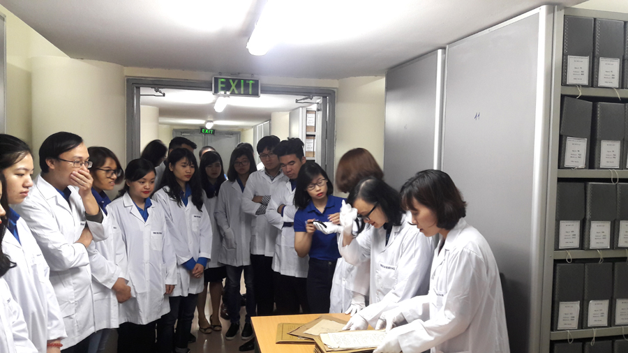 Bộ Nội vụ đề xuất sửa đổi, bổ sung quy định về xếp lương đối với các ngạch công chức chuyên ngành văn thư