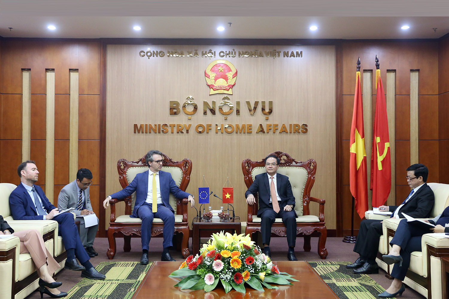 Thứ trưởng Bộ Nội vụ Vũ Chiến Thắng tiếp Đại sứ Trưởng Phái đoàn Liên minh Châu Âu tại Việt Nam