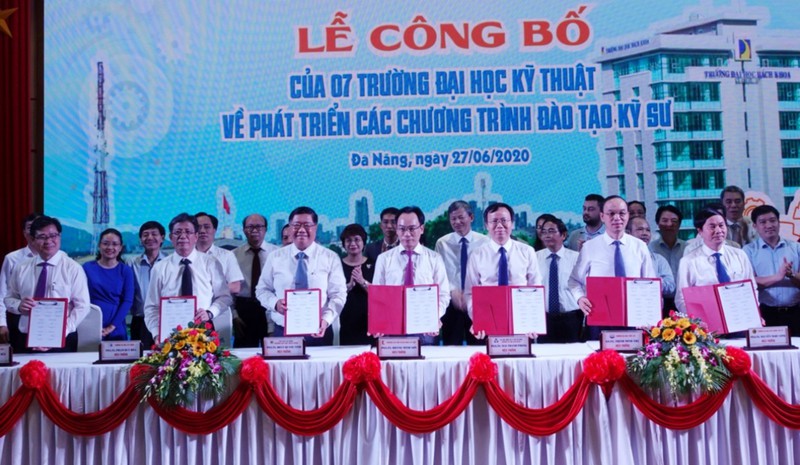 Trường Đại học Bách khoa Đà Nẵng: Thi đua phát triển toàn diện các nguồn lực để nâng cao chất lượng đào tạo