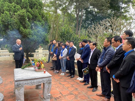Đoàn Thanh niên Văn phòng Bộ sinh hoạt chuyên đề tìm hiểu “Lịch sử hình thành và phát triển của Bộ Nội vụ”