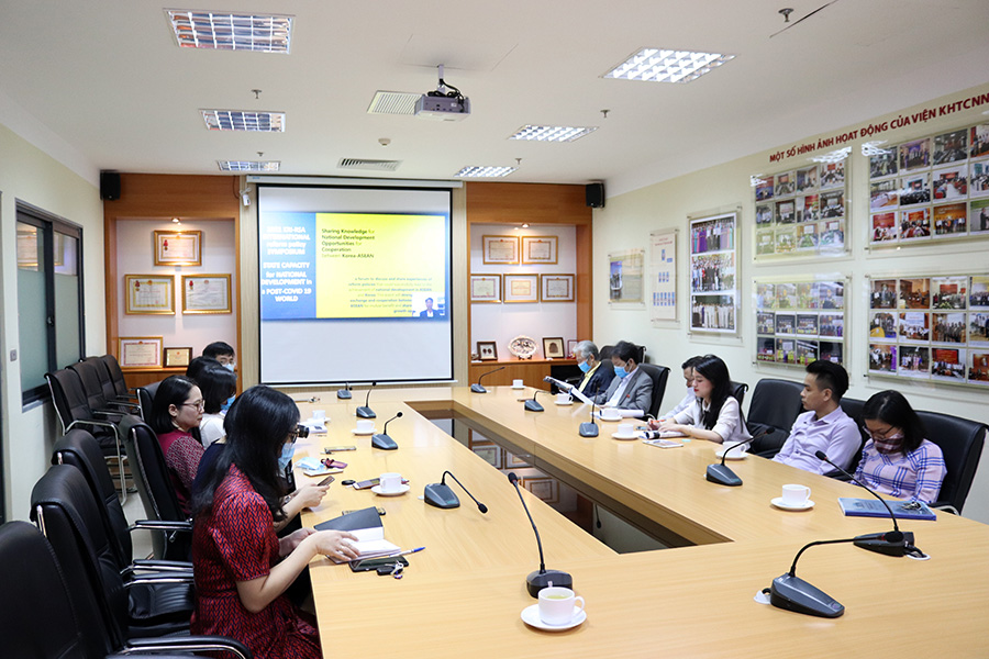 Hội thảo khoa học quốc tế và tọa đàm khu vực trực tuyến “Năng lực nhà nước về Phát triển quốc gia thời kỳ hậu Covid-19: Cơ hội và thách thức cho hợp tác giữa Hàn Quốc và các nước ASEAN”