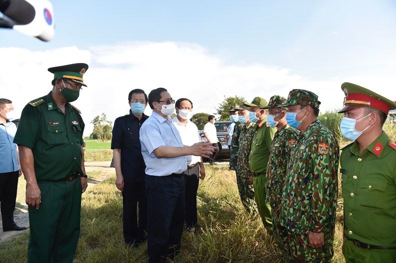 Thủ tướng Chính phủ: Yêu cầu giải quyết dứt điểm các ổ dịch, nhanh chóng ổn định tình hình