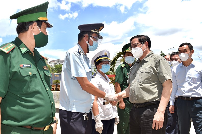 Thủ tướng Chính phủ yêu cầu tập trung hỗ trợ phòng, chống dịch tại các tỉnh, thành phố thực hiện giãn cách xã hội