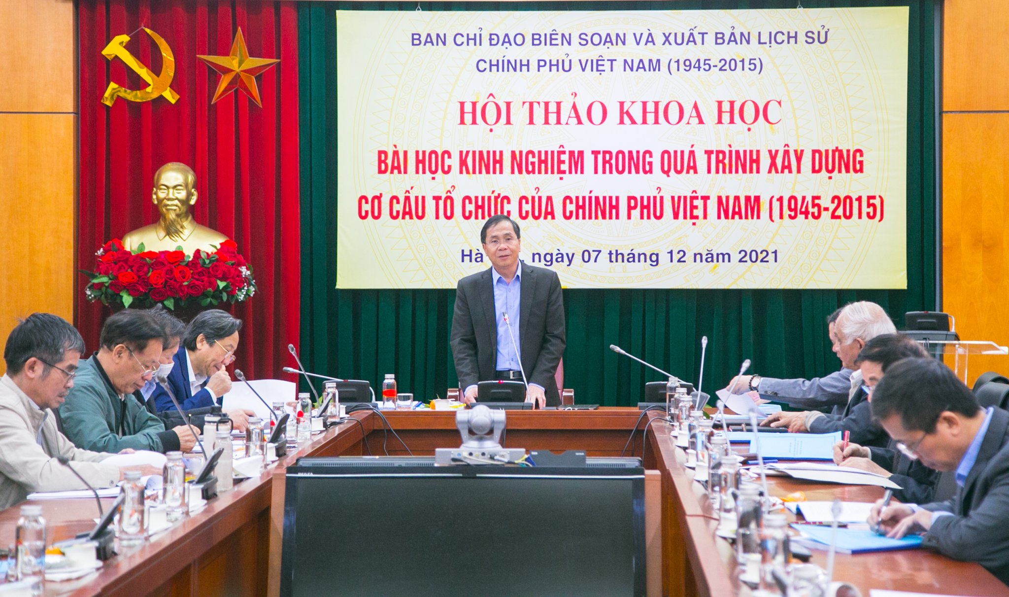 Hội thảo khoa học Bài học kinh nghiệm trong quá trình xây dựng cơ cấu tổ chức của Chính phủ Việt Nam (1945 - 2015)