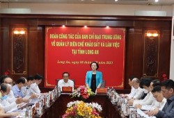 Đoàn công tác của Ban Chỉ đạo Trung ương về quản lý biên chế khảo sát tại tỉnh Long An