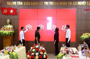 Bộ trưởng Bộ Nội vụ Phạm Thị Thanh Trà dự khai trương Trung tâm Điều hành đô thị thông minh thị xã Nghĩa Lộ