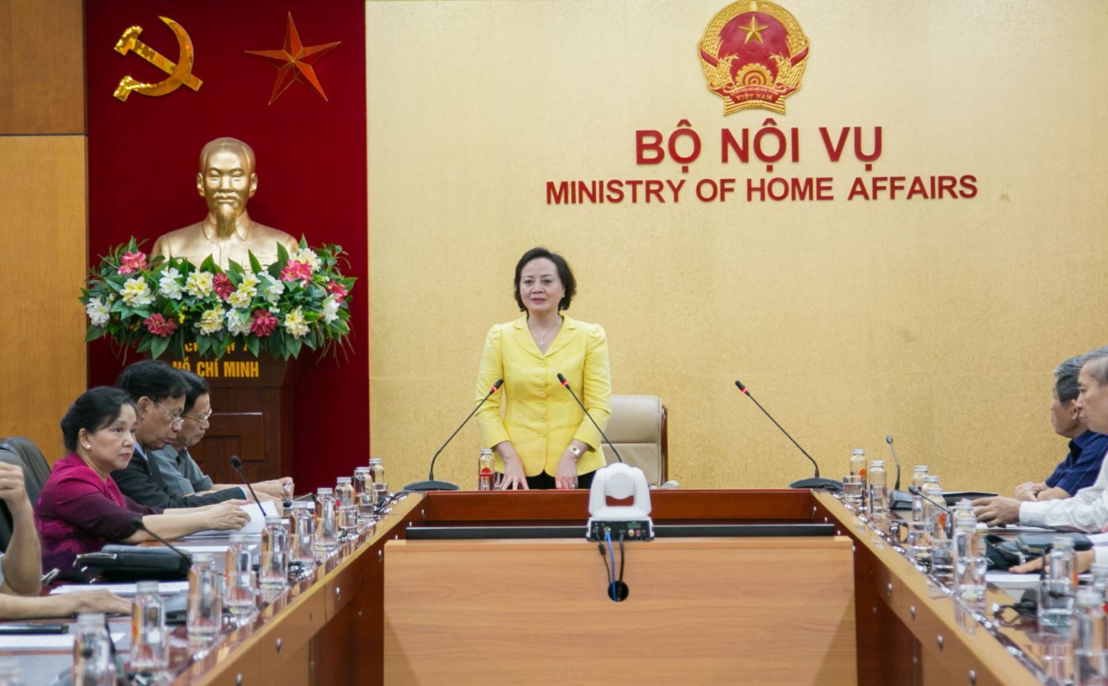 Gặp mặt thân mật các đồng chí nguyên là Bộ trưởng, Thứ trưởng Bộ Nội vụ qua các thời kỳ nhân kỷ niệm 77 năm ngày thành lập Bộ Nội vụ (28/8/1945 - 28/8/2022)
