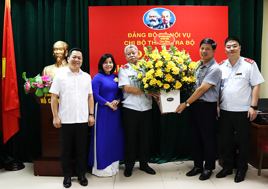 Đại hội Chi bộ Thanh tra Bộ Nội vụ nhiệm kỳ 2022 - 2025