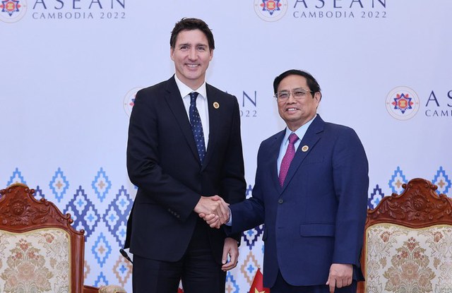 Thủ tướng Phạm Minh Chính gặp Thủ tướng Canada Justin Trudeau