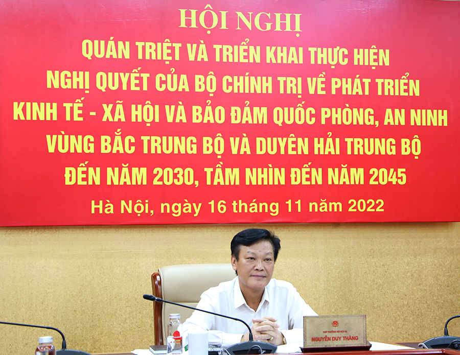 Hội nghị quán triệt và triển khai thực hiện Nghị quyết của Bộ Chính trị về phương hướng phát triển kinh tế - xã hội và bảo đảm quốc phòng, an ninh vùng Bắc Trung Bộ và duyên hải Trung Bộ đến năm 2030, tầm nhìn đến năm 2045