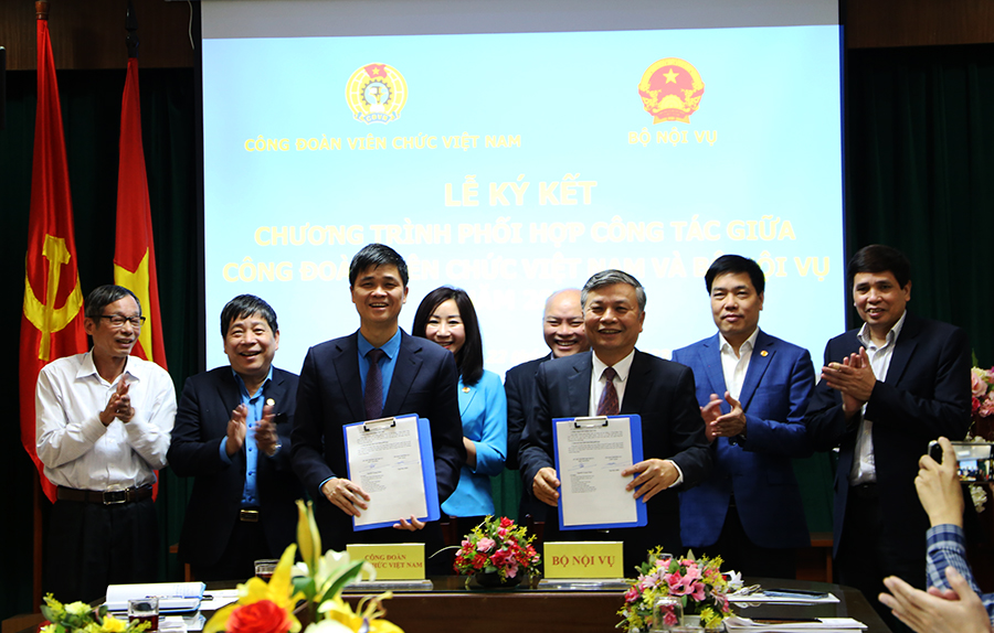 Lễ ký kết Kế hoạch phối hợp công tác năm 2023 giữa Công đoàn Viên chức Việt Nam với Bộ Nội vụ