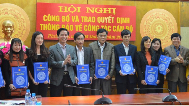 Luân chuyển cán bộ, được và mất?