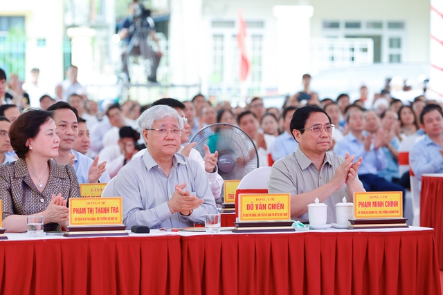 Thủ tướng Phạm Minh Chính: 'Ai có gì góp nấy' để xóa nhà tạm, nhà dột nát cho người nghèo