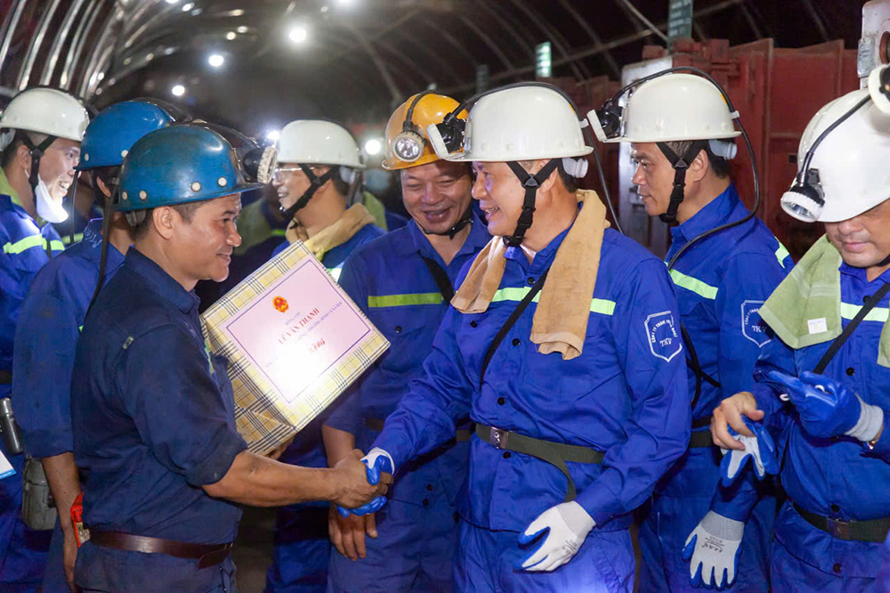 Tăng cường công tác đảm bảo an toàn vệ sinh lao động