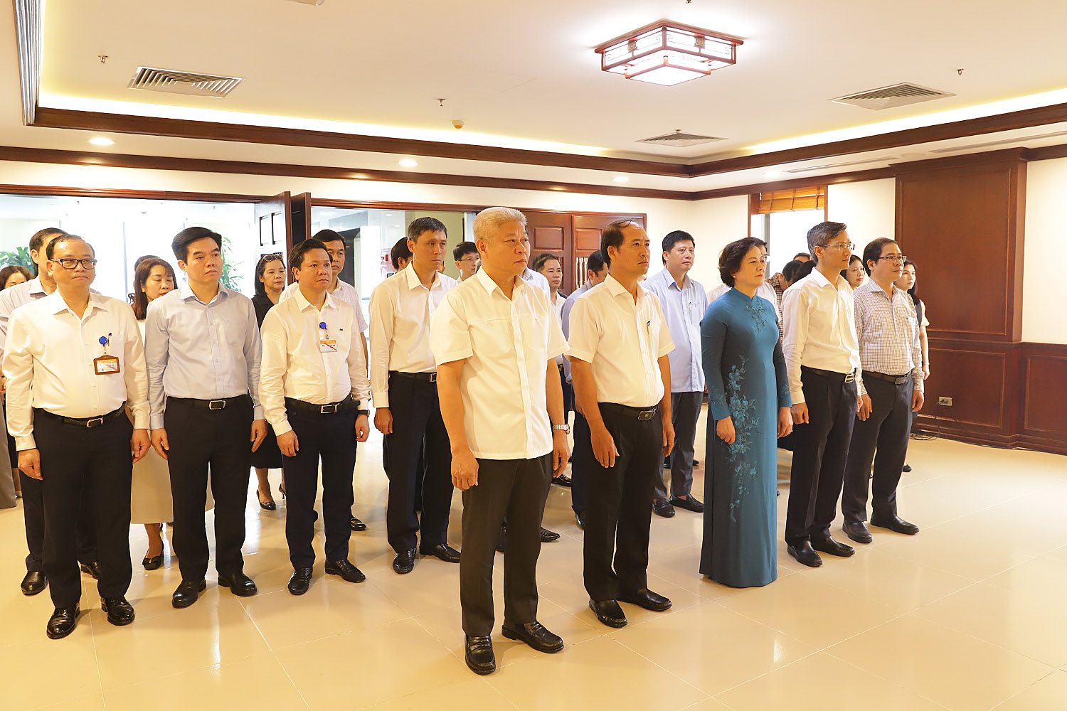 Lãnh đạo Bộ Nội vụ dâng hương tưởng niệm Chủ tịch Hồ Chí Minh