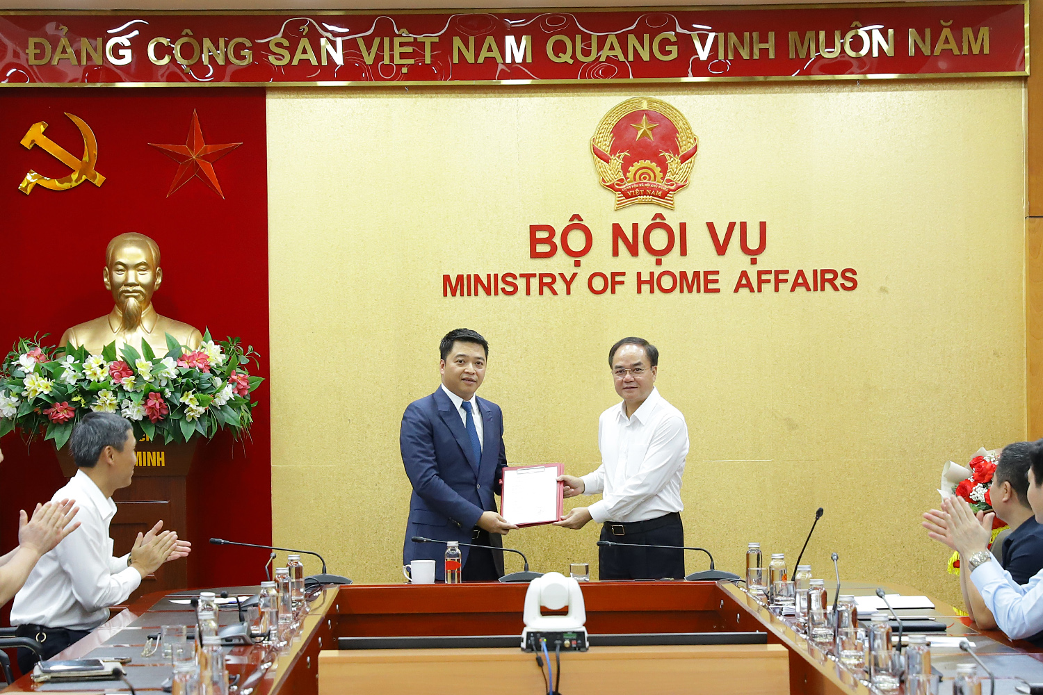 Lễ công bố và trao quyết định điều động, bổ nhiệm Phó Vụ trưởng Vụ Tổ chức - Biên chế