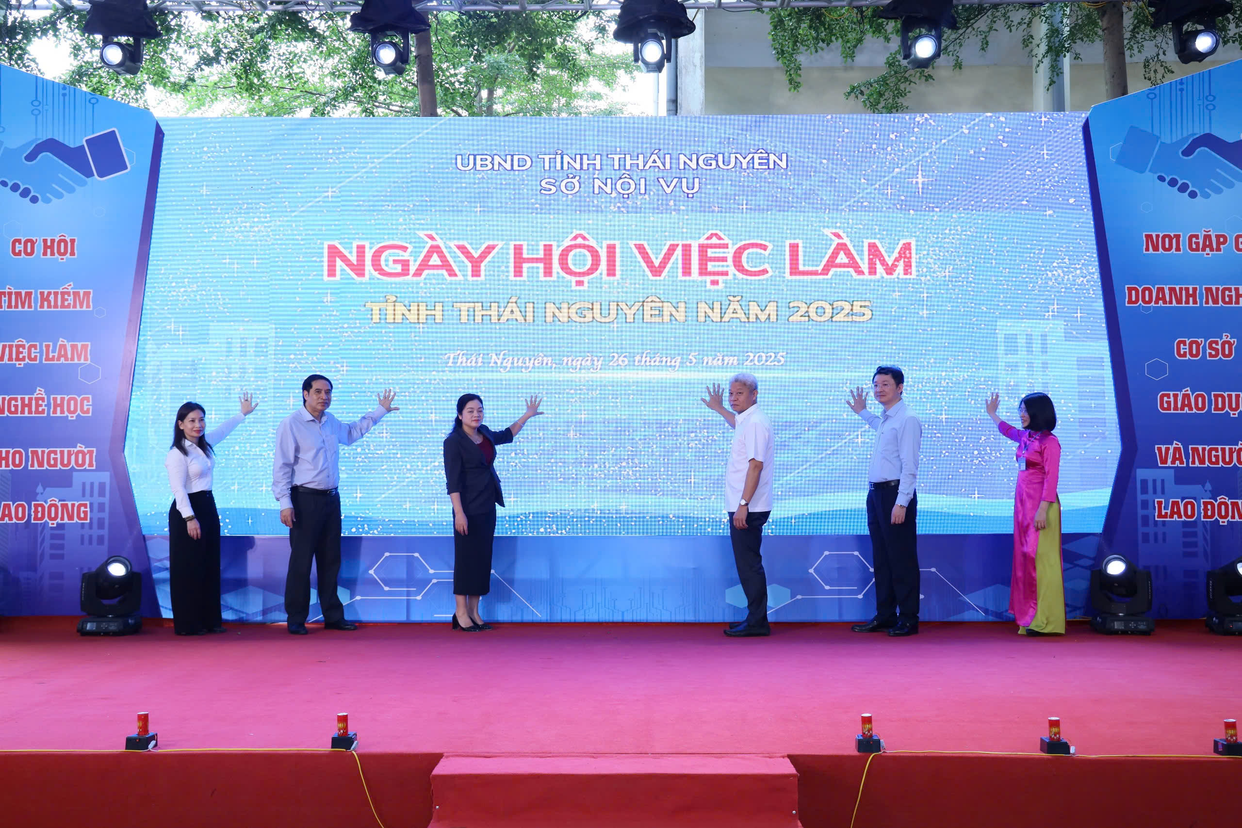 Thứ trưởng Nguyễn Mạnh Khương dự Ngày hội việc làm tỉnh Thái Nguyên năm 2025