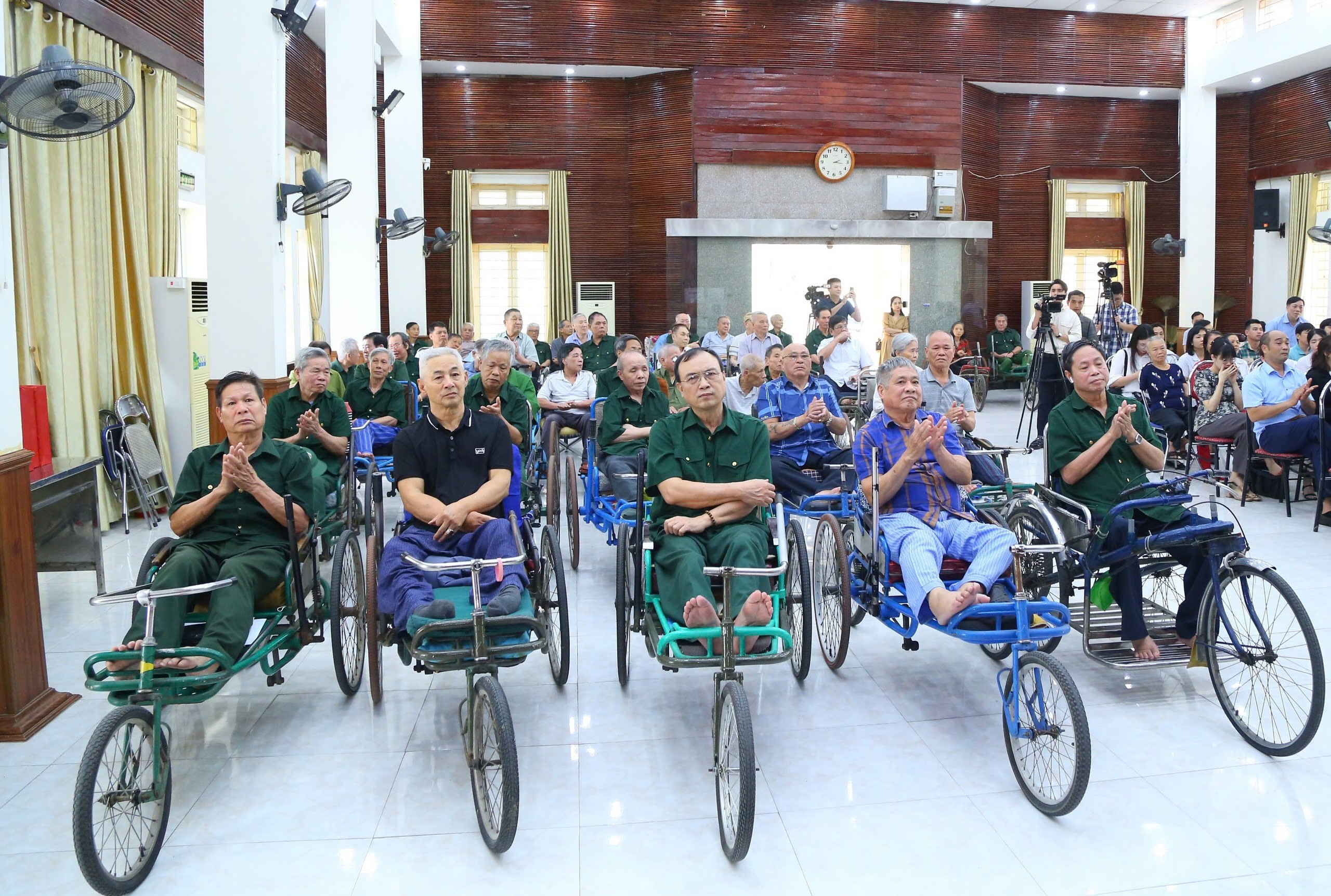 Trình Chủ tịch nước quyết định tặng quà người có công với cách mạng nhân dịp kỷ niệm 78 năm ngày Thương binh - Liệt sĩ