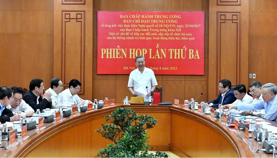 Thực hiện nhiệm vụ sắp xếp tổ chức bộ máy và đơn vị hành chính, bảo đảm tiến độ, yêu cầu theo các nghị quyết, kết luận của Trung ương, Bộ Chính trị, Ban Bí thư