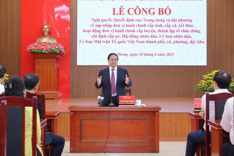 Thủ tướng Chính phủ: Tuyệt đối không để người dân "sợ hay ngại" khi đến cơ quan công quyền