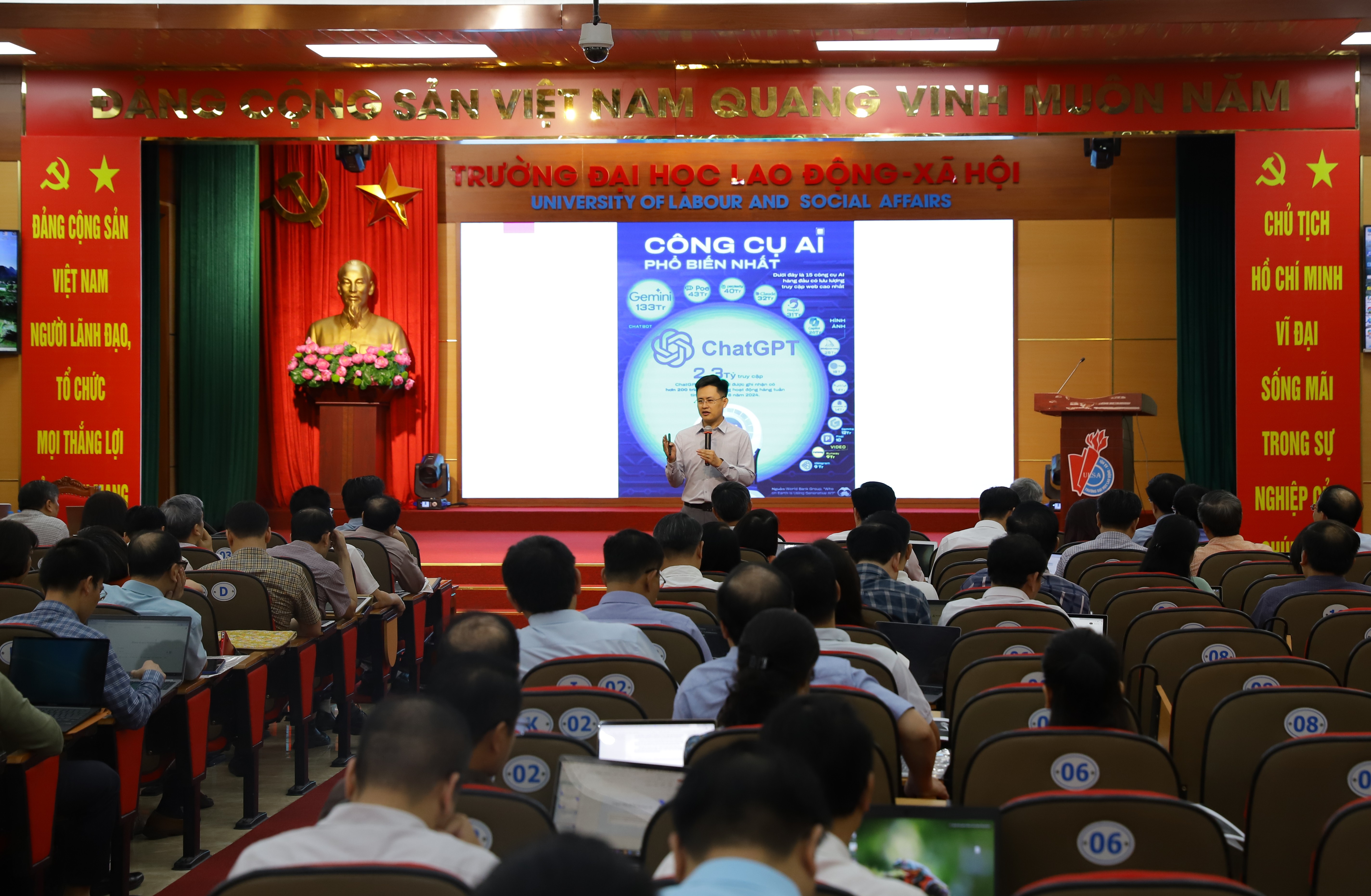 Bồi dưỡng về ứng dụng trí tuệ nhân tạo trong hoạt động thực thi công vụ