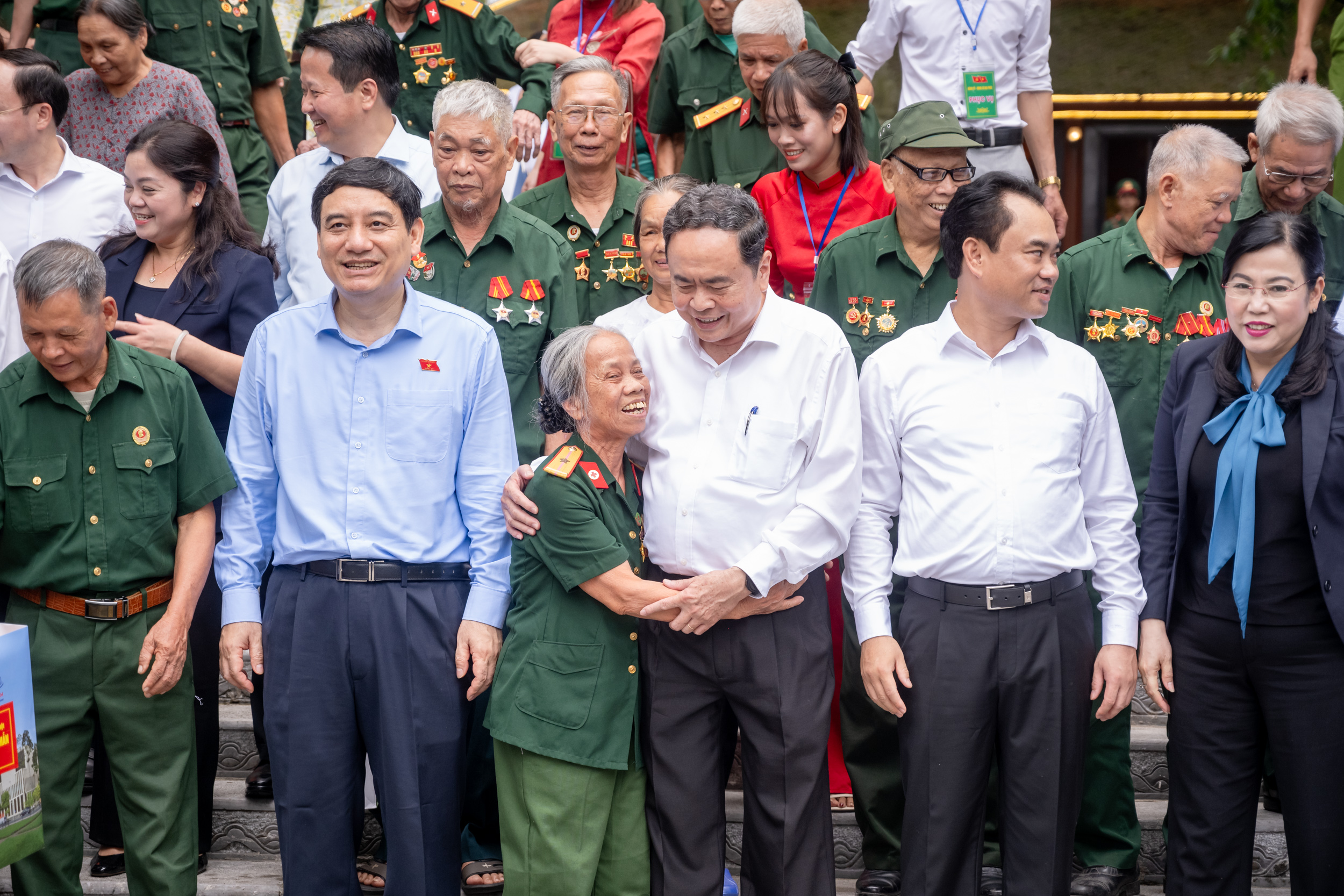 Chủ tịch Quốc hội Trần Thanh Mẫn thăm, tặng quà các gia đình chính sách, người có công với cách mạng tại Thái Nguyên