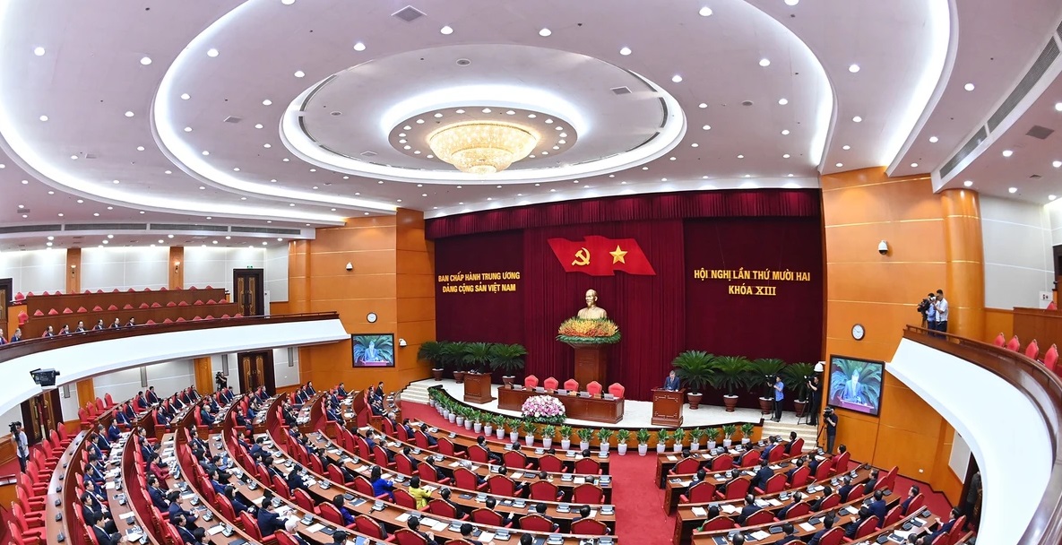 Kết luận số 183-KL/TW của Bộ Chính trị, Ban Bí thư về tích cực triển khai vận hành mô hình chính quyền địa phương 2 cấp, chuyển mạnh cấp cơ sở sang chủ động nắm, điều hành kinh tế - xã hội, quốc phòng an ninh.