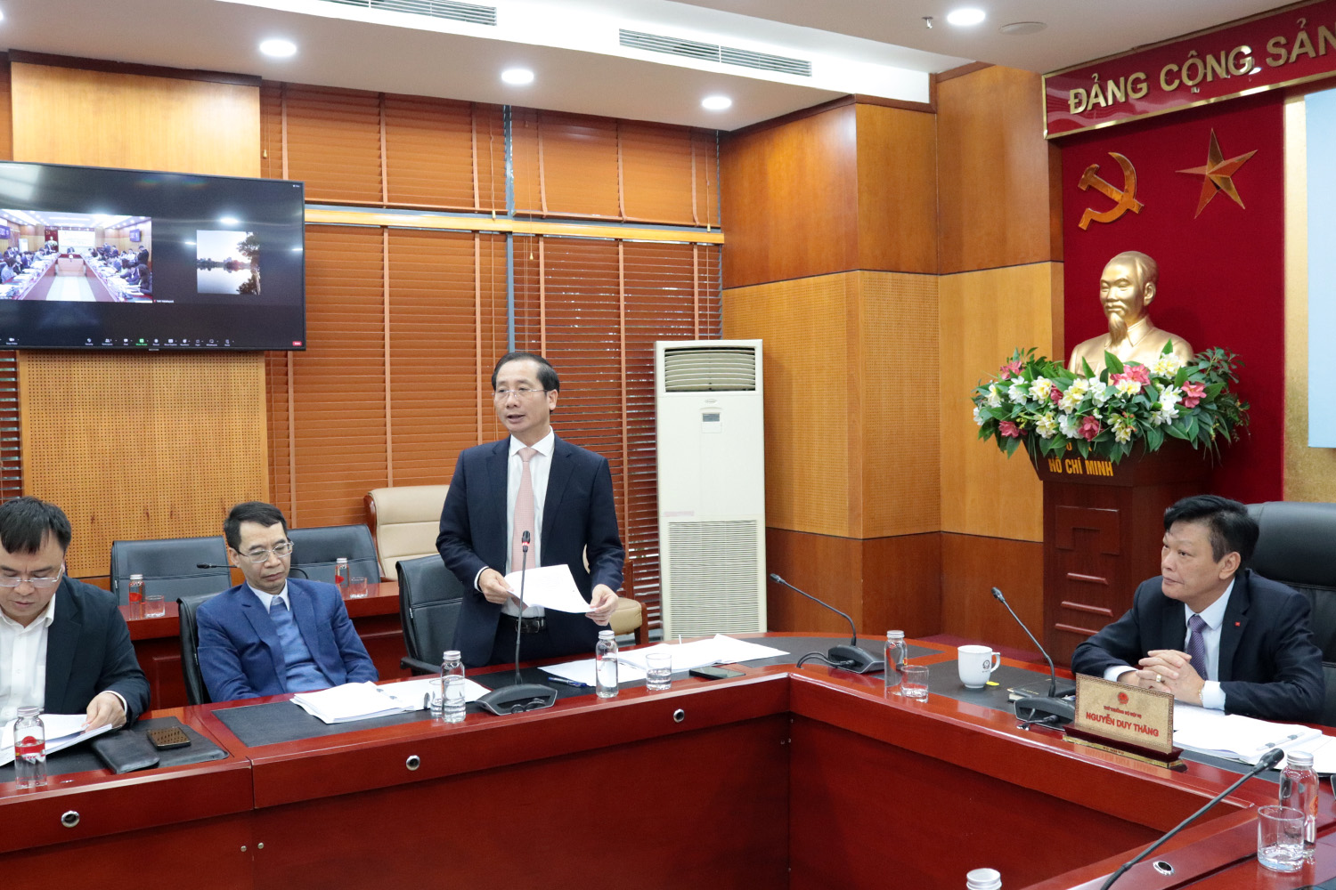 Giám đốc Nguyễn Bá Chiến trình bày tại  Hội thảo Báo cáo kết quả kỳ thi thử kỹ thuật phục vụ kiểm định chất lượng đầu vào công chức.