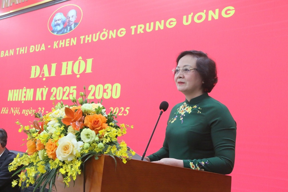 Đồng chí Phạm Thị Thanh Trà, Ủy viên BCH Trung ương Đảng, Ủy viên Ban Thường vụ Đảng ủy Chính phủ, Bí thư Đảng ủy, Bộ trưởng Bộ Nội vụ phát biểu chỉ đạo Đại hội