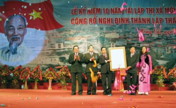  Công bố Nghị định của Chính phủ thành lập Thành phố Móng Cái