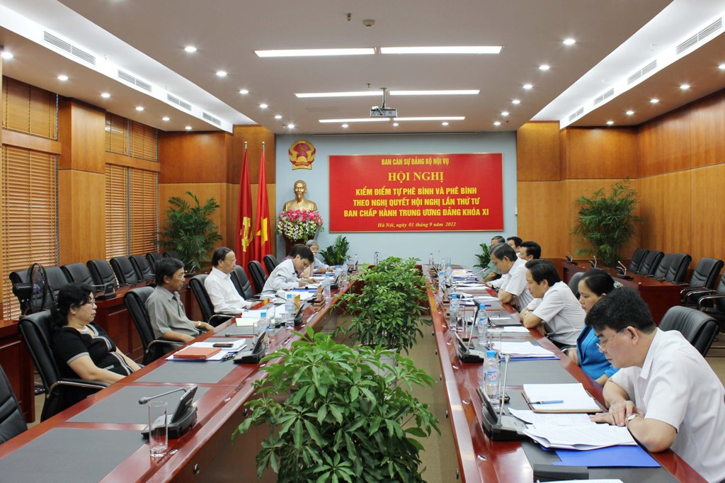 Hội nghị kiểm điểm tự phê bình và phê bình theo Nghị quyết Hội nghị lần thứ tư Ban Chấp hành Trung ương Đảng khóa XI 